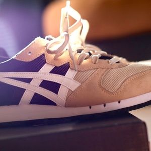 Mens Size 11/ Womens 12 1/2 Onituska Tiger ASICS